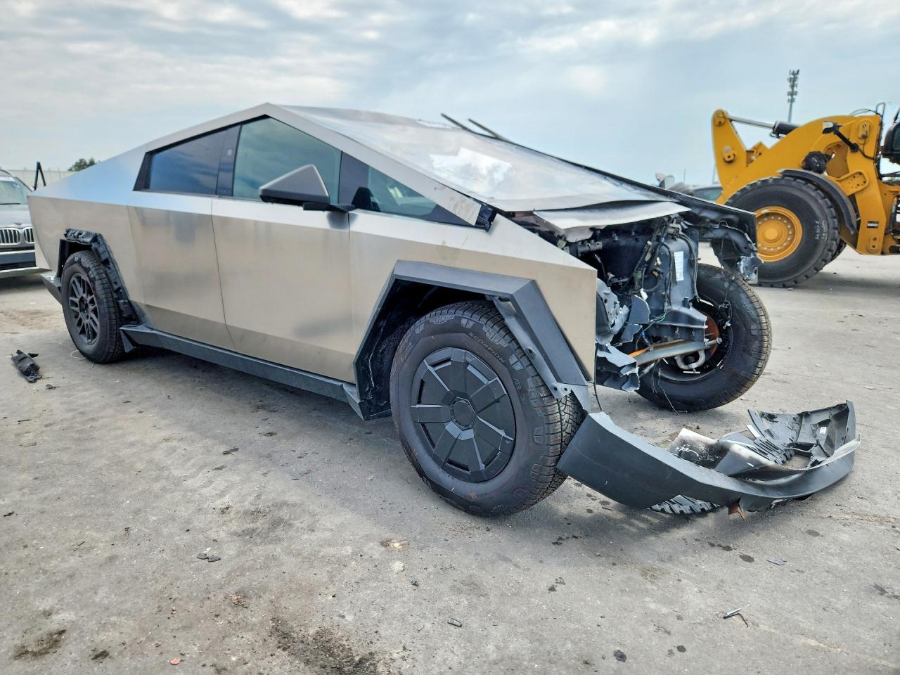 2025 Tesla Cybertruck - Фото 4