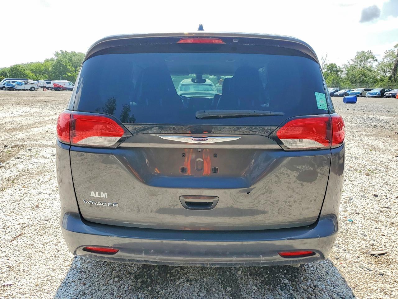 2020 Chrysler Voyager Lxi - Фото 6