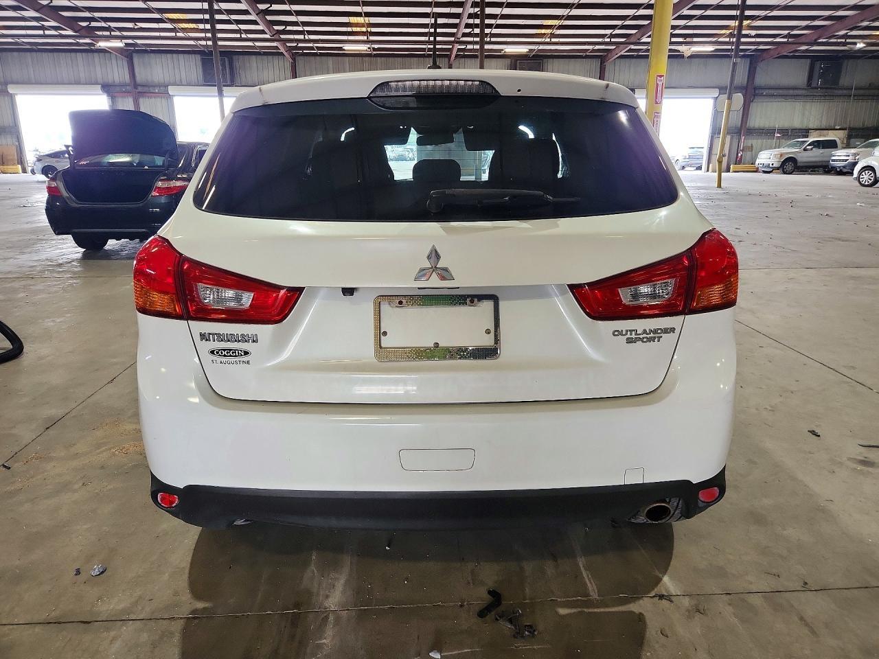 2014 Mitsubishi Outlander Sport Se - Image 6