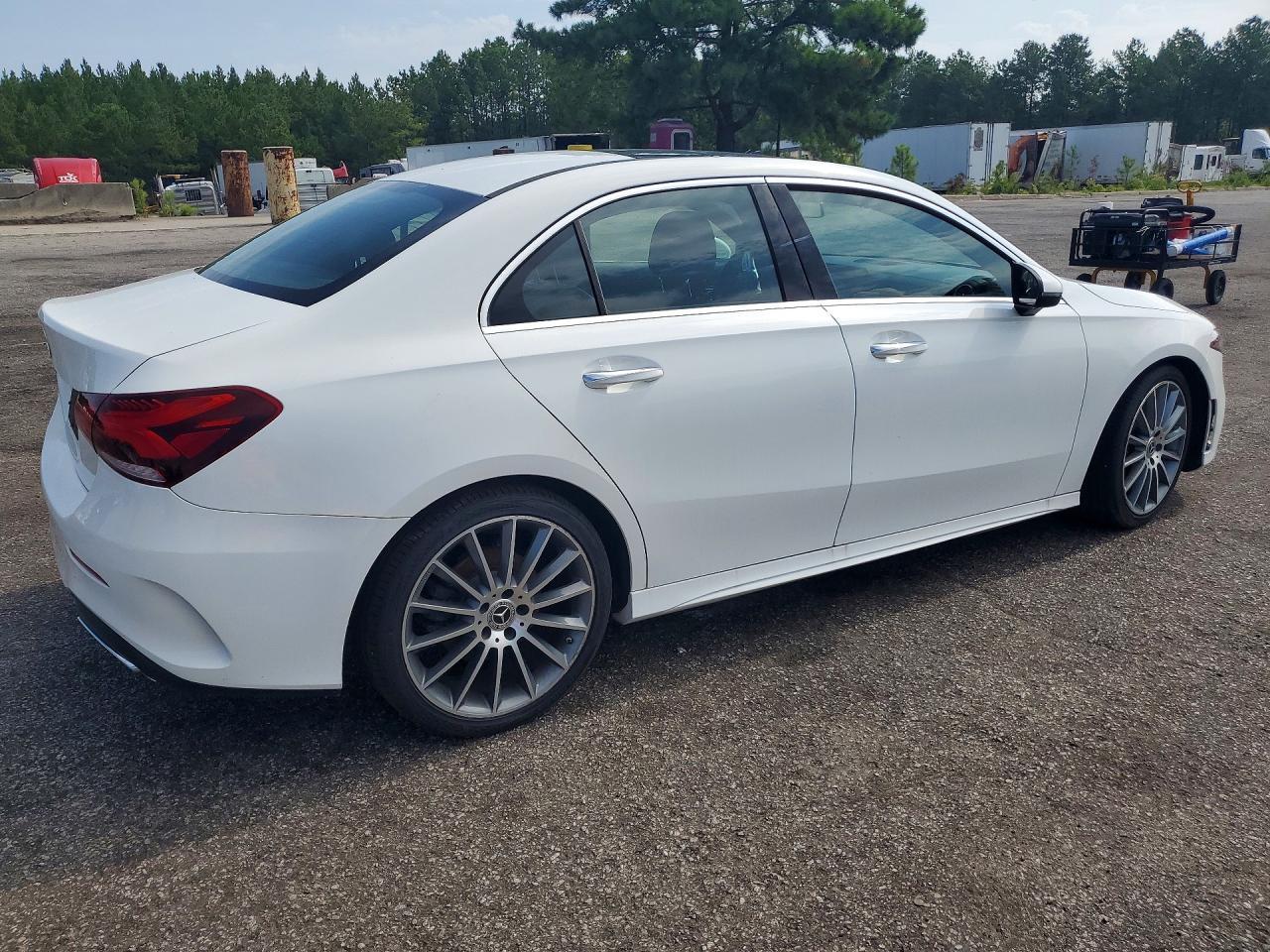 2019 Mercedes-Benz A 220 - Фото 3
