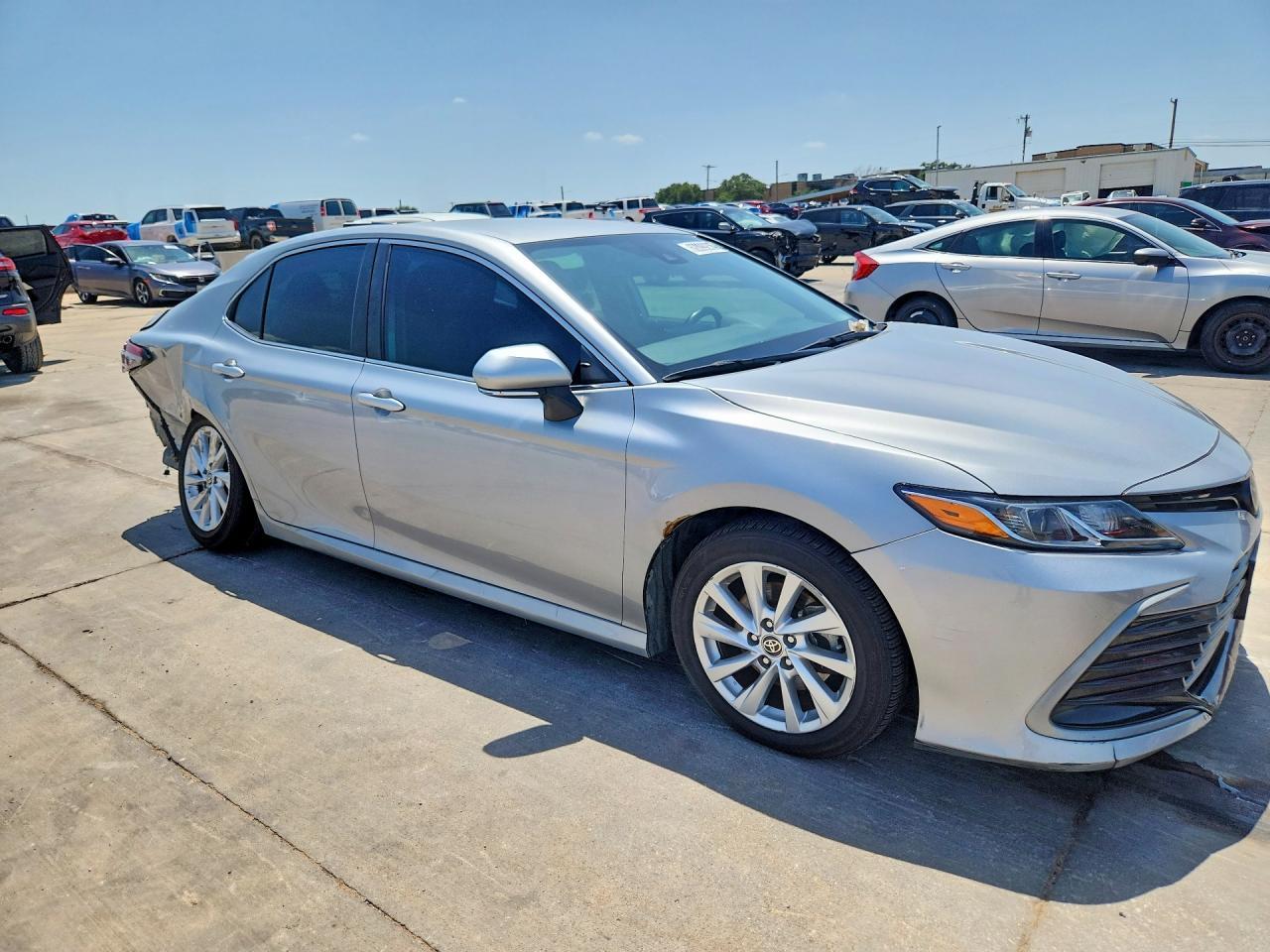 2023 Toyota Camry Le - Фото 4