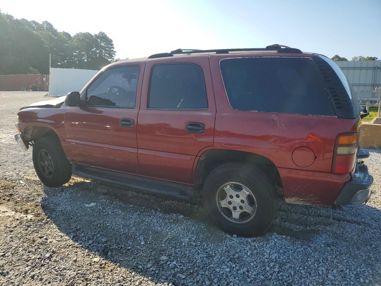 2002 Chevrolet Tahoe C1500 - Image 2