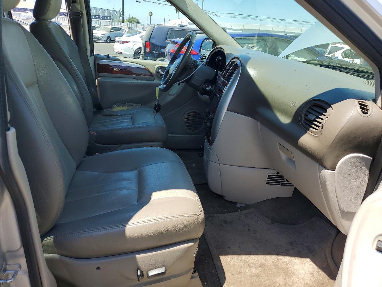 2007 Chrysler Town & Country Touring - Фото 7