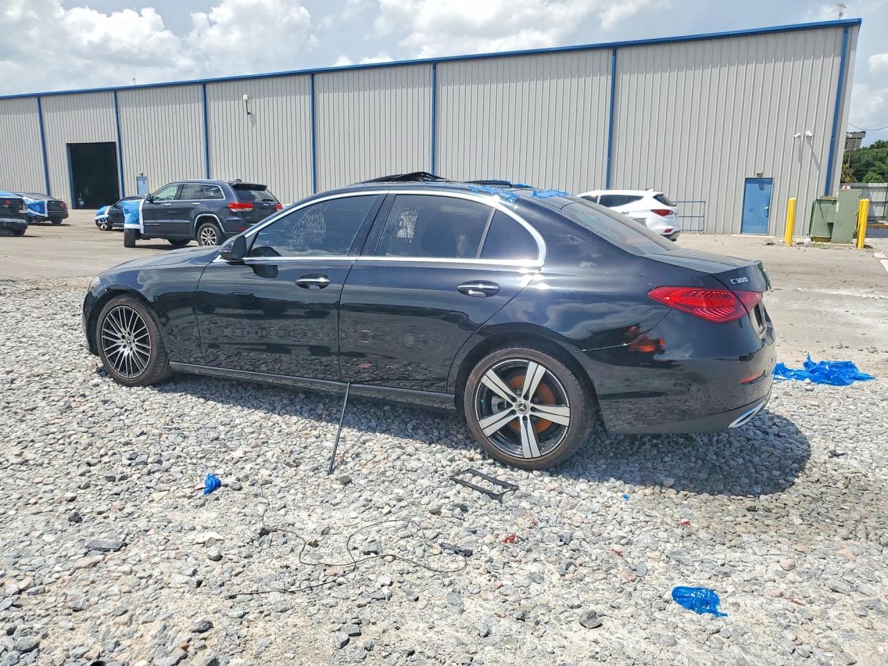 2025 Mercedes-Benz C 300 - Фото 2