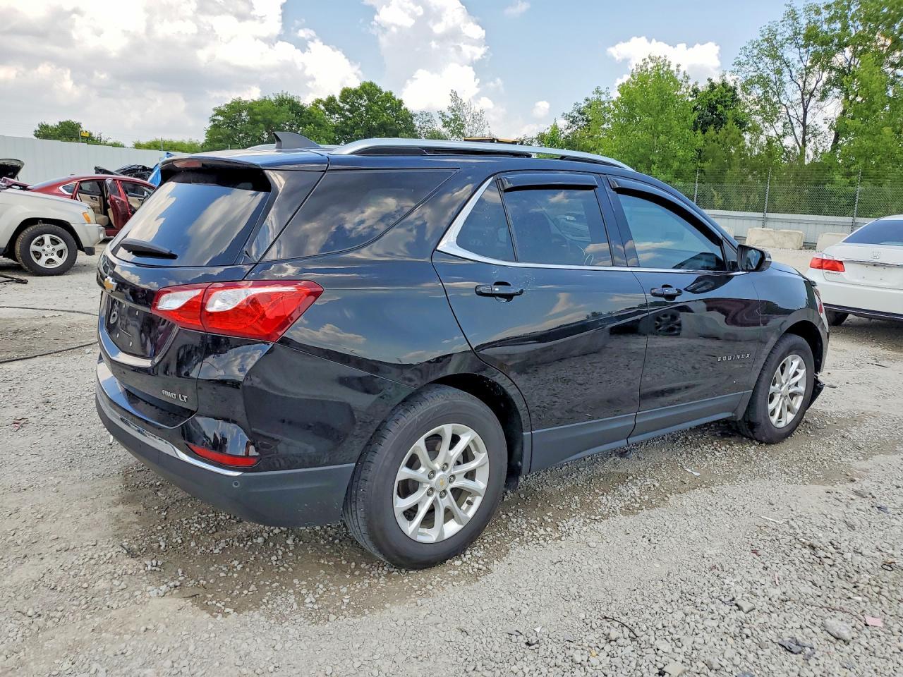 2018 Chevrolet Equinox Lt - Image 3