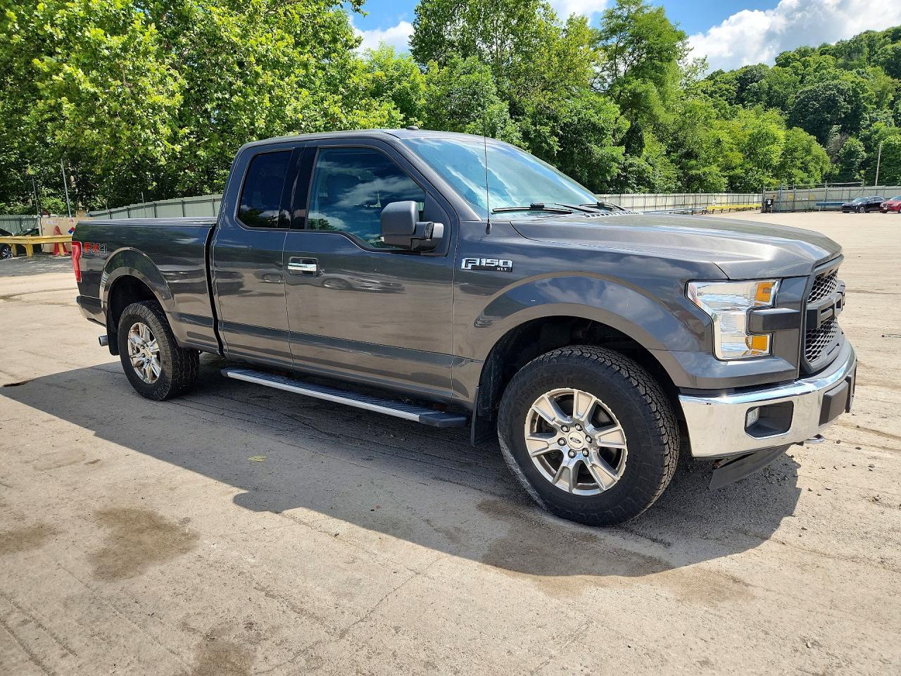 2017 Ford F150 Super Cab - Image 4