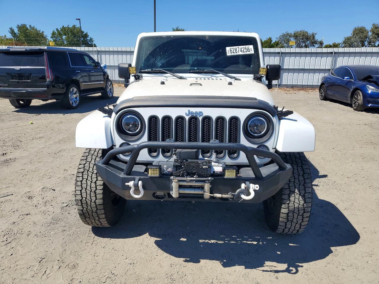 2012 Jeep Wrangler Unlimited Sahara - Image 5