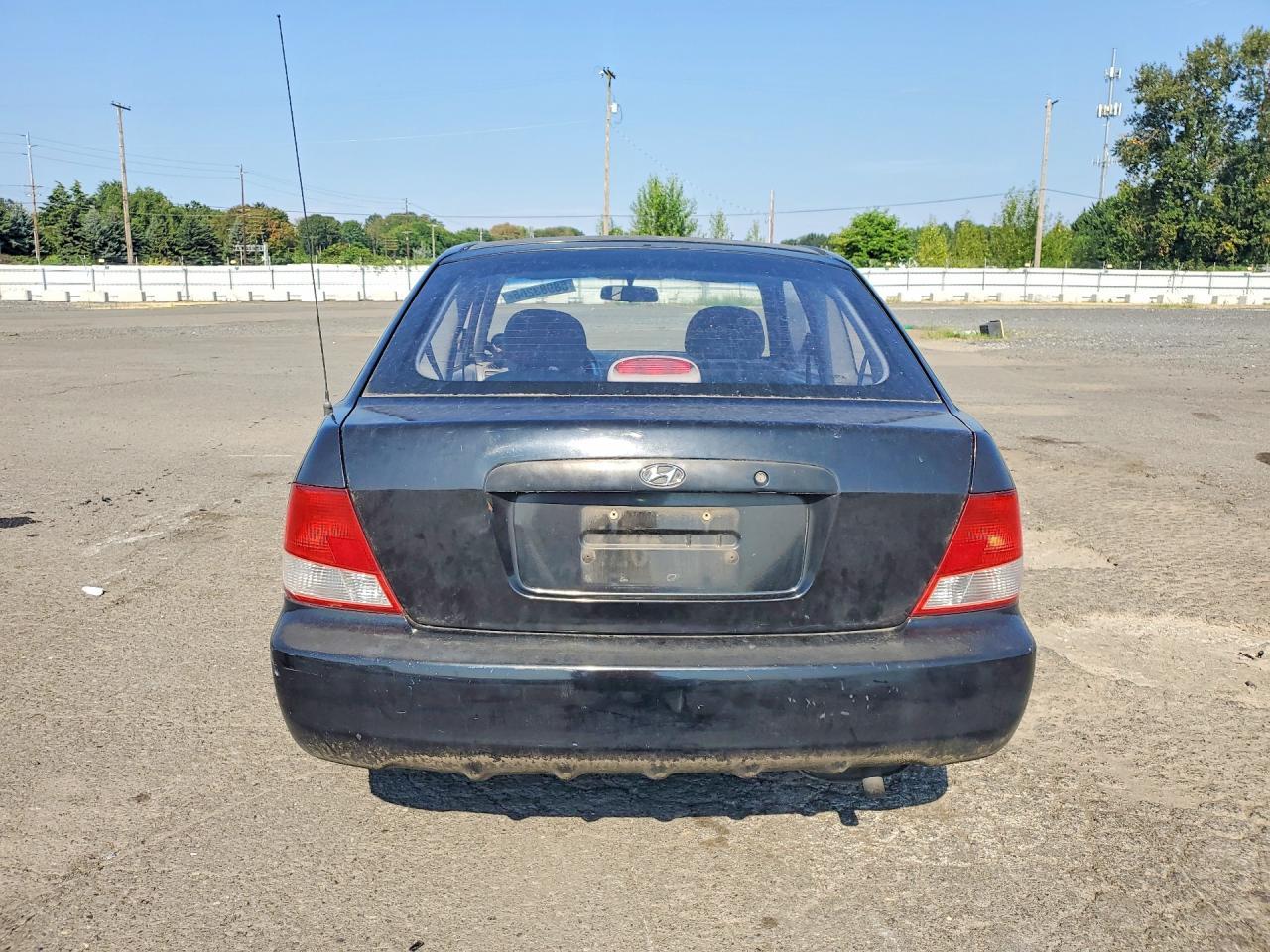 2000 Hyundai Accent L - Фото 6