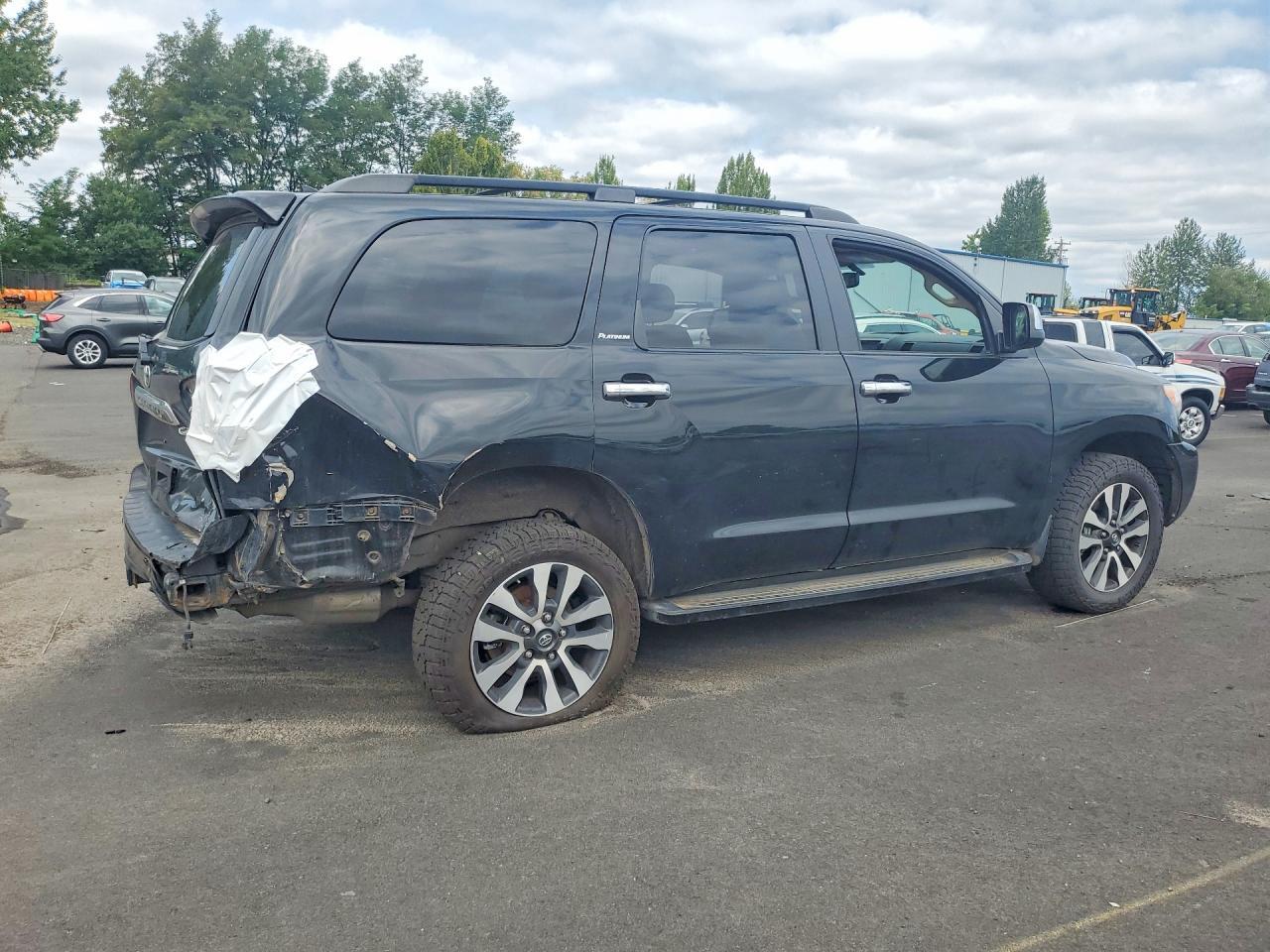 2011 Toyota Sequoia - Фото 3