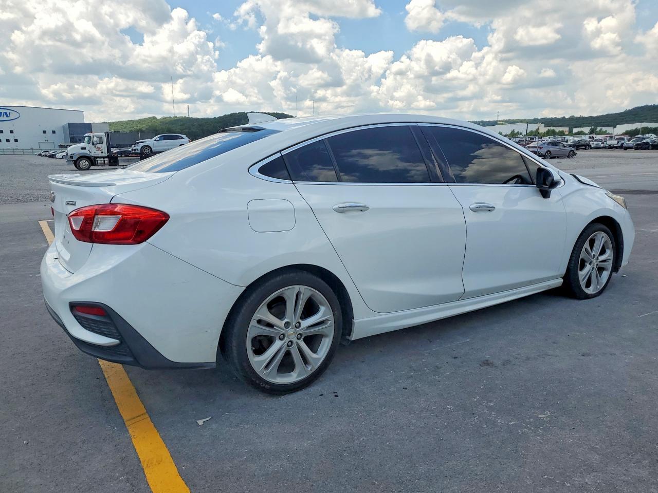 2016 Chevrolet Cruze Premier - Фото 3