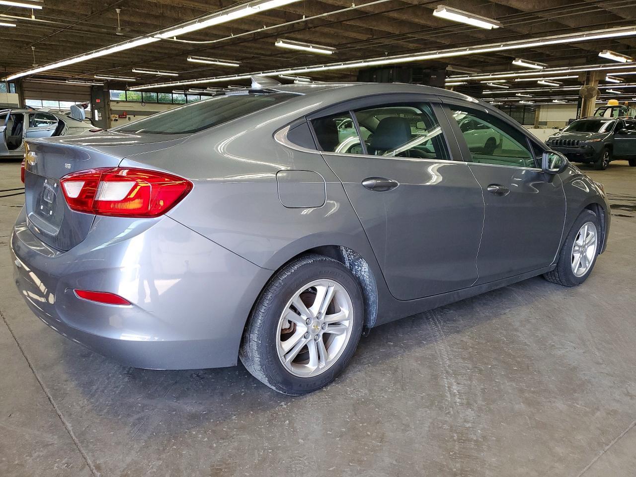 2018 Chevrolet Cruze Lt - Фото 3