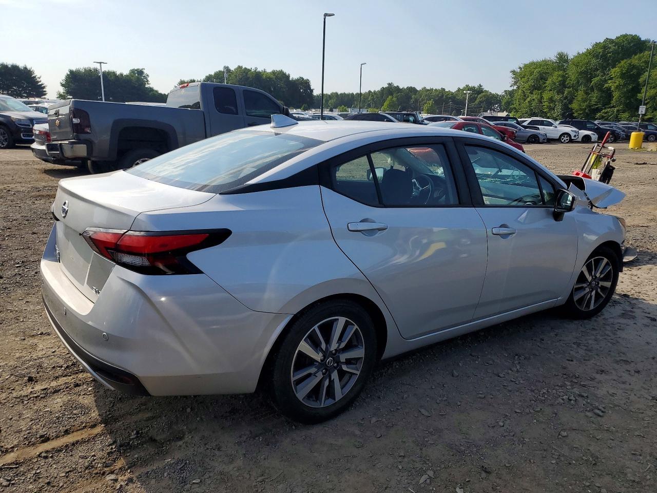 2020 Nissan Versa Sv - Фото 3