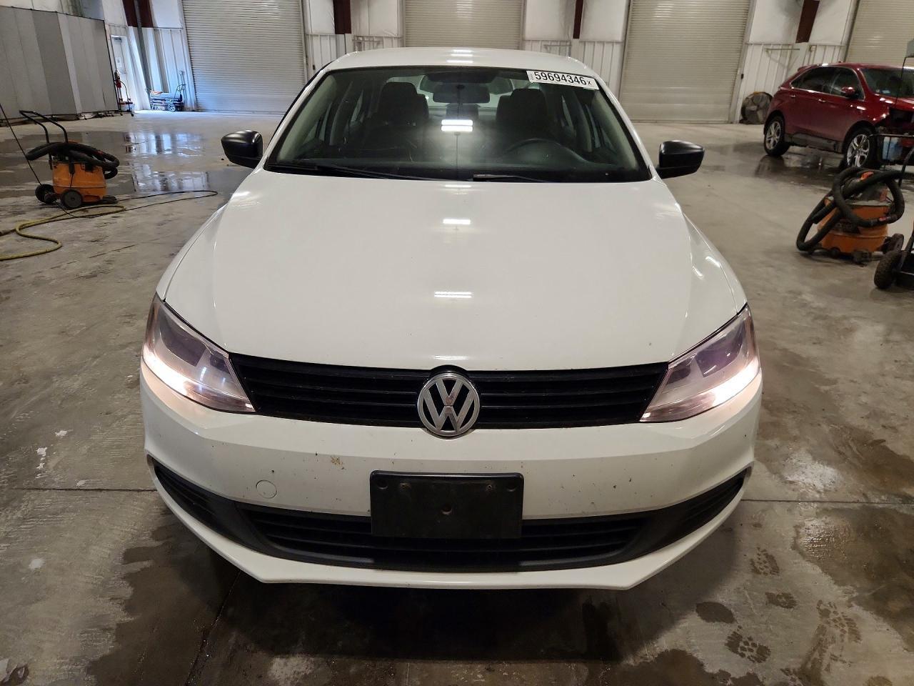 2014 Volkswagen Jetta Base - Image 5