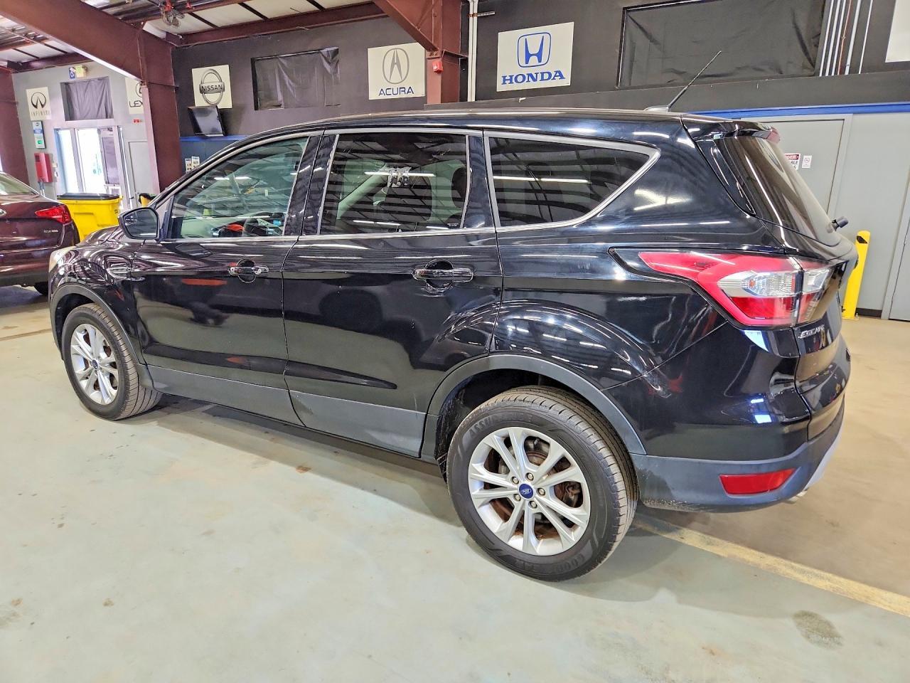 2017 Ford Escape Se - Фото 2