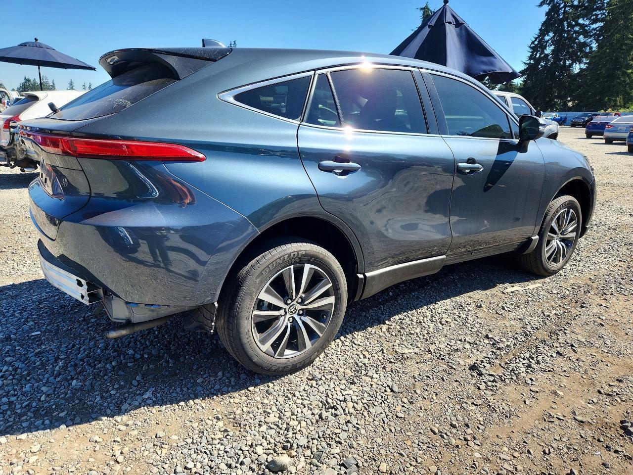 2022 Toyota Venza Le - Image 3