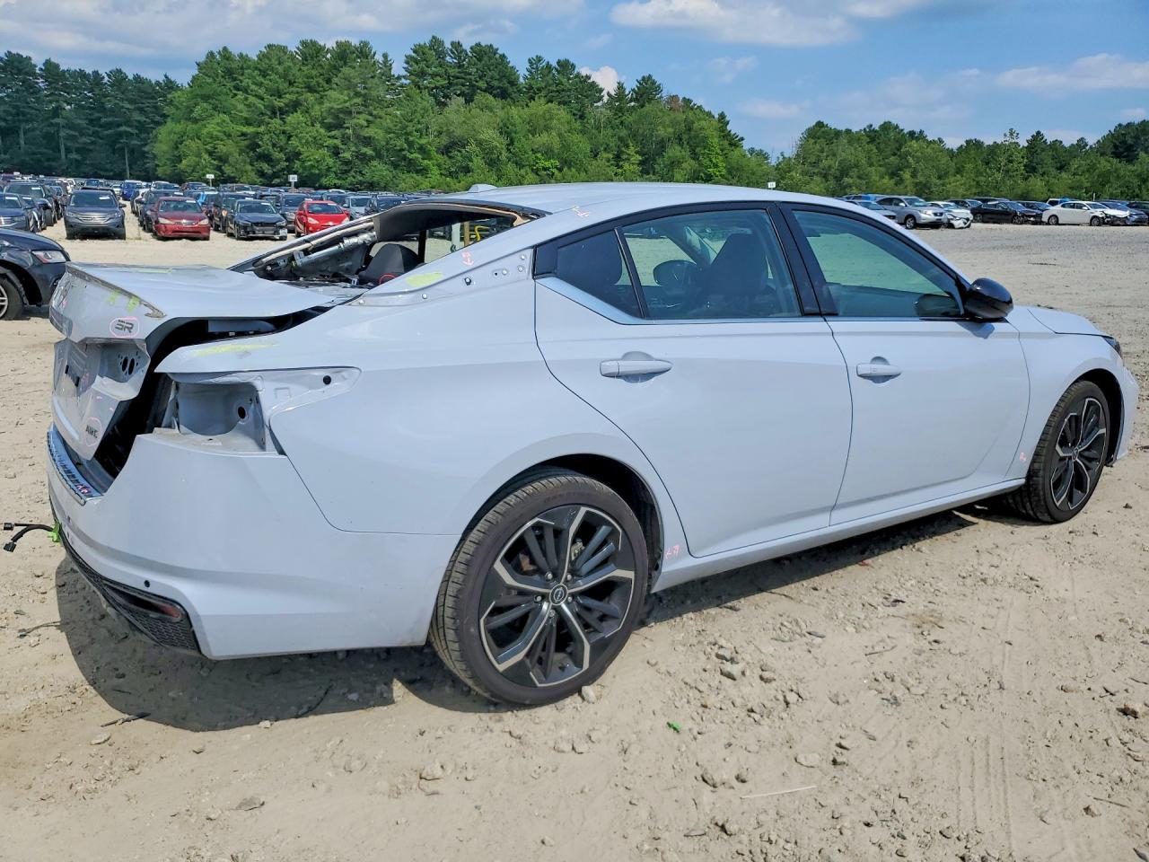 2023 Nissan Altima Sr - Фото 3