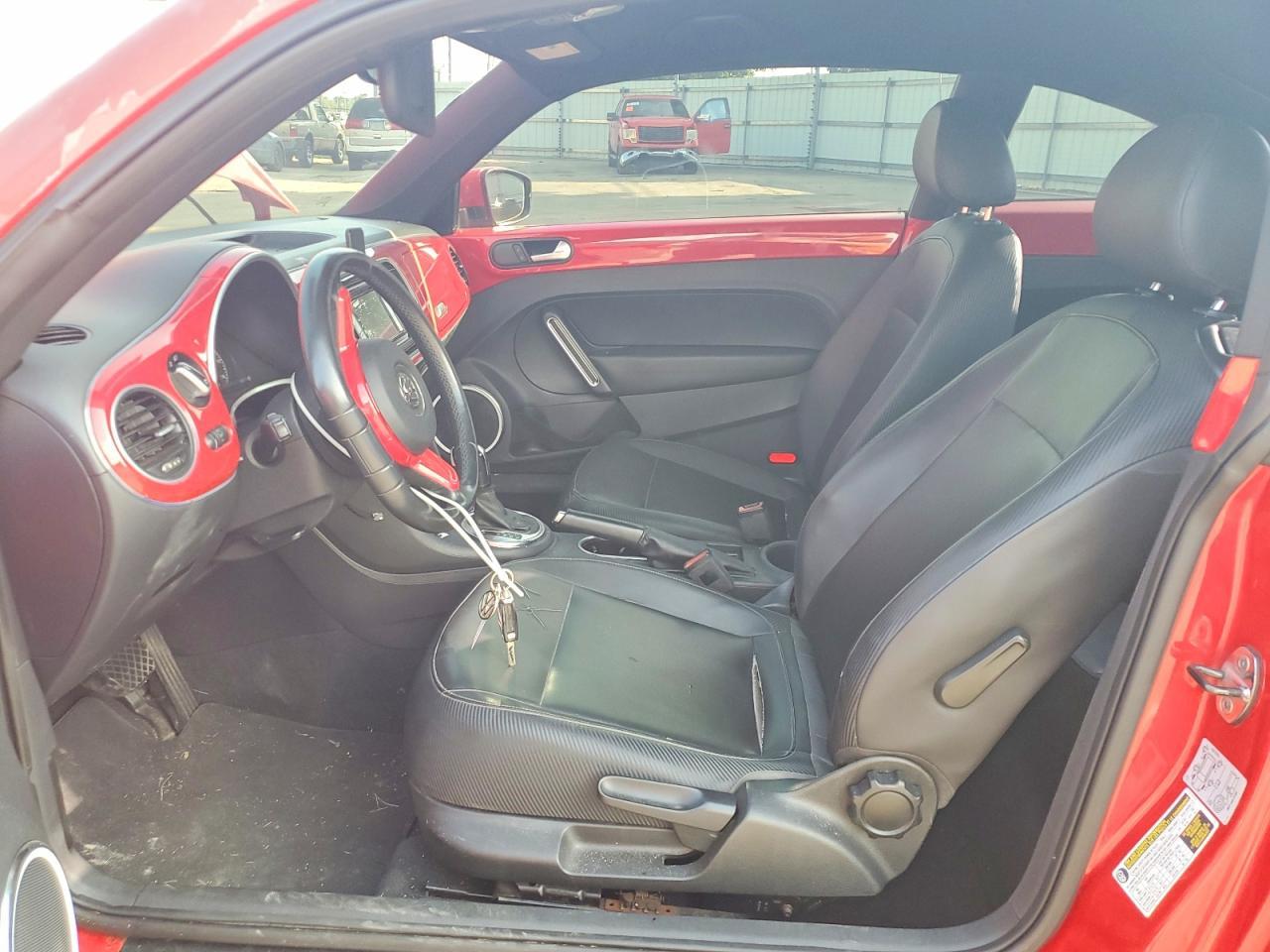 2012 Volkswagen Beetle - Фото 7