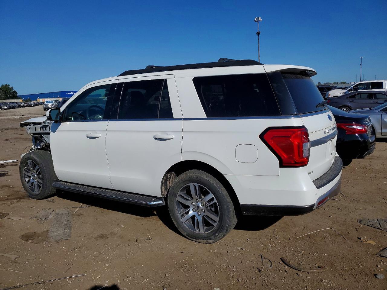 2022 Ford Expedition Xlt - Image 2