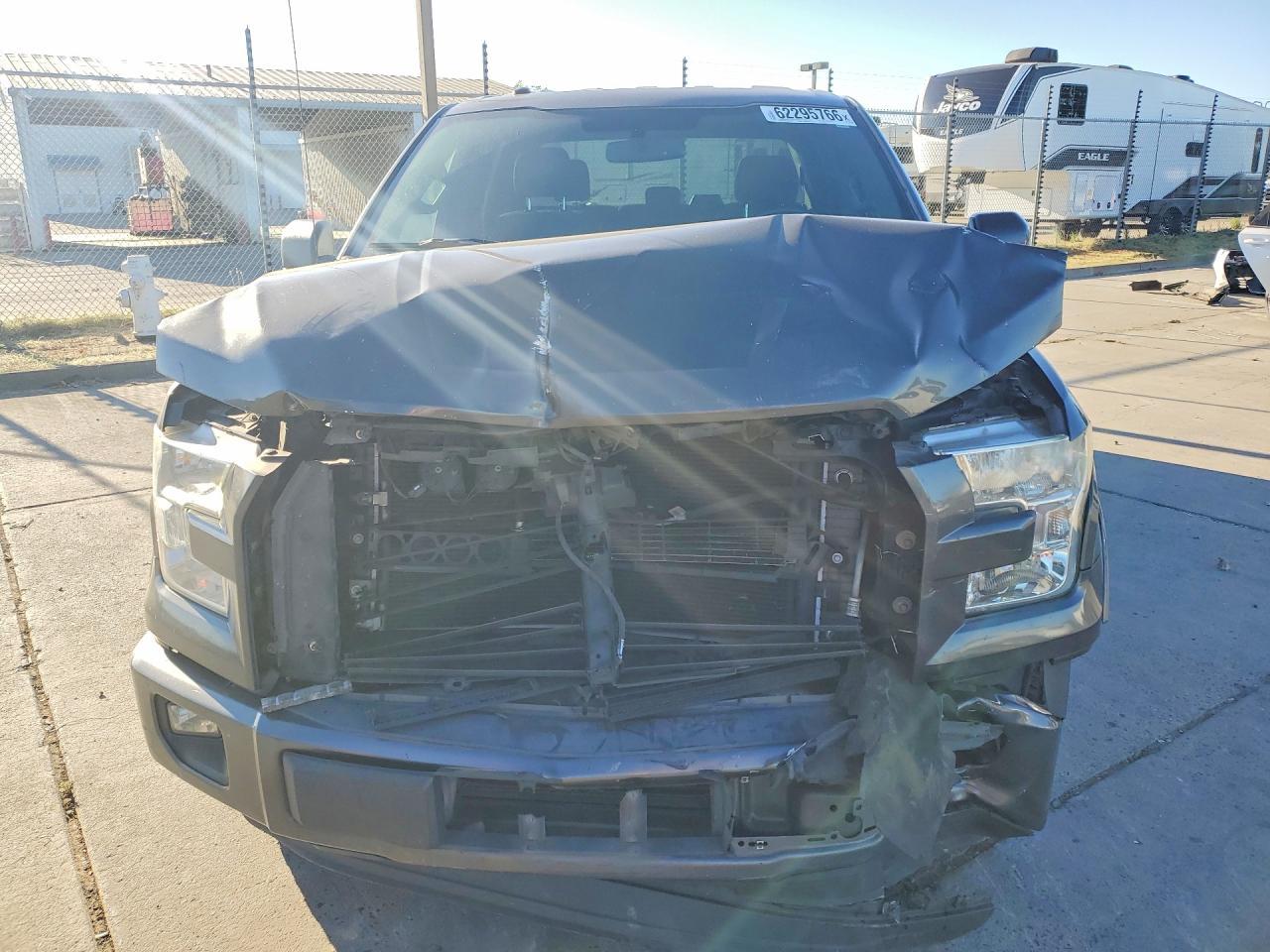 2015 Ford F150 Supercrew - Фото 5
