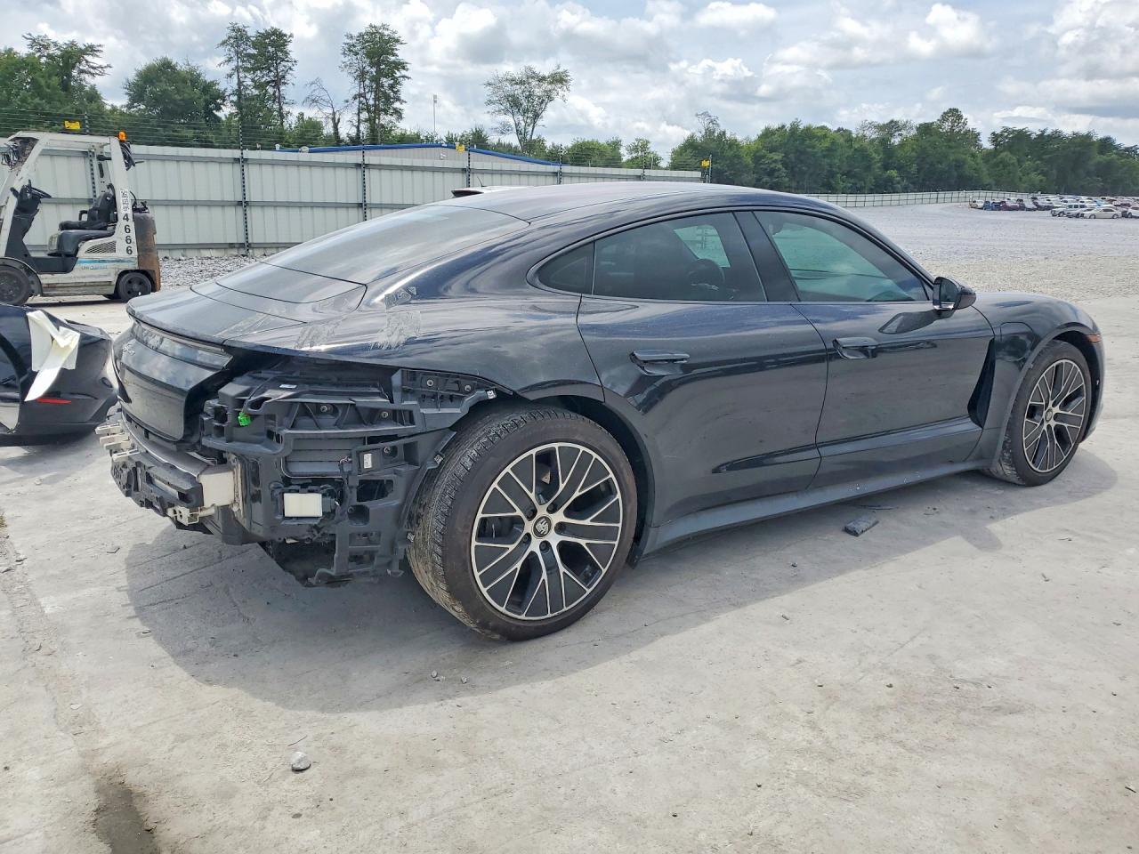 2022 Porsche Taycan - Фото 3