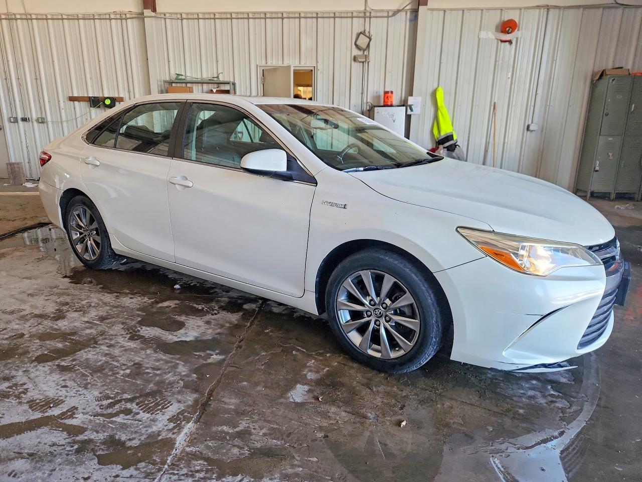 2015 Toyota Camry Hybrid Xle - Image 4
