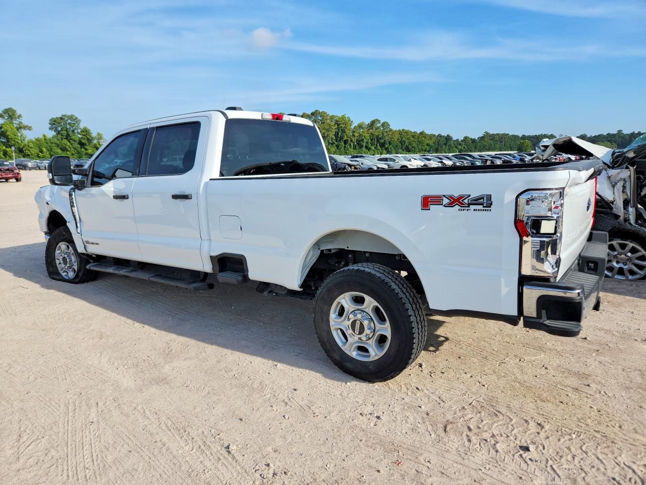 2025 Ford F250 Super Duty - Фото 2