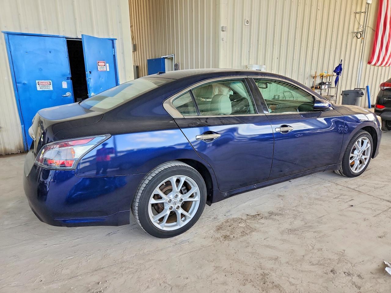 2014 Nissan Maxima S/Sv - Image 3