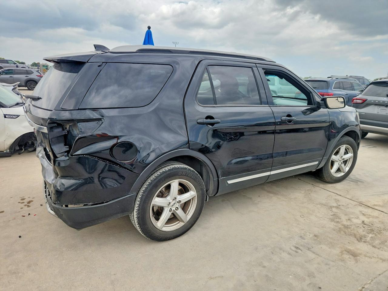 2016 Ford Explorer Xlt - Фото 3