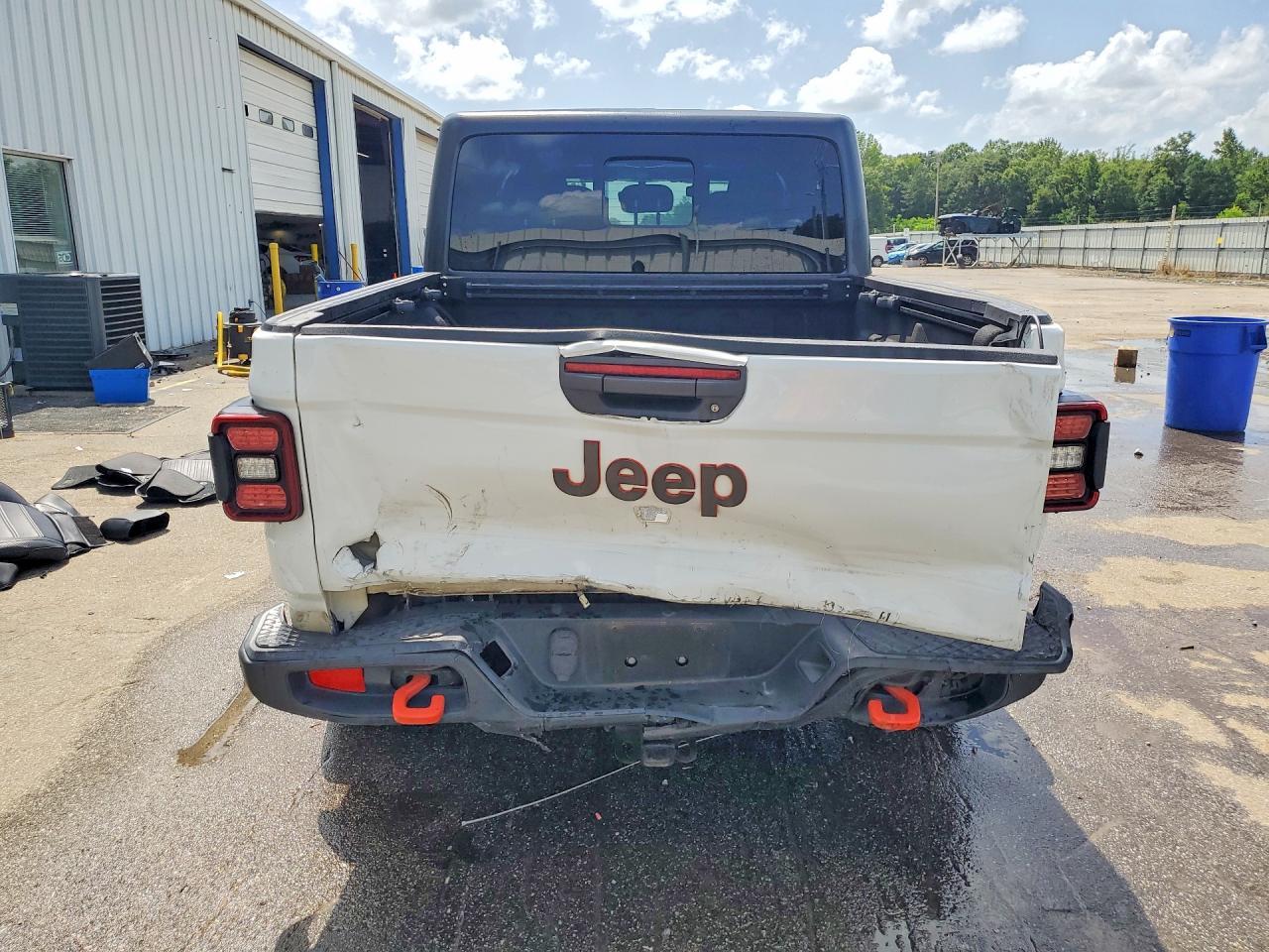 2023 Jeep Gladiator Mojave - Image 6
