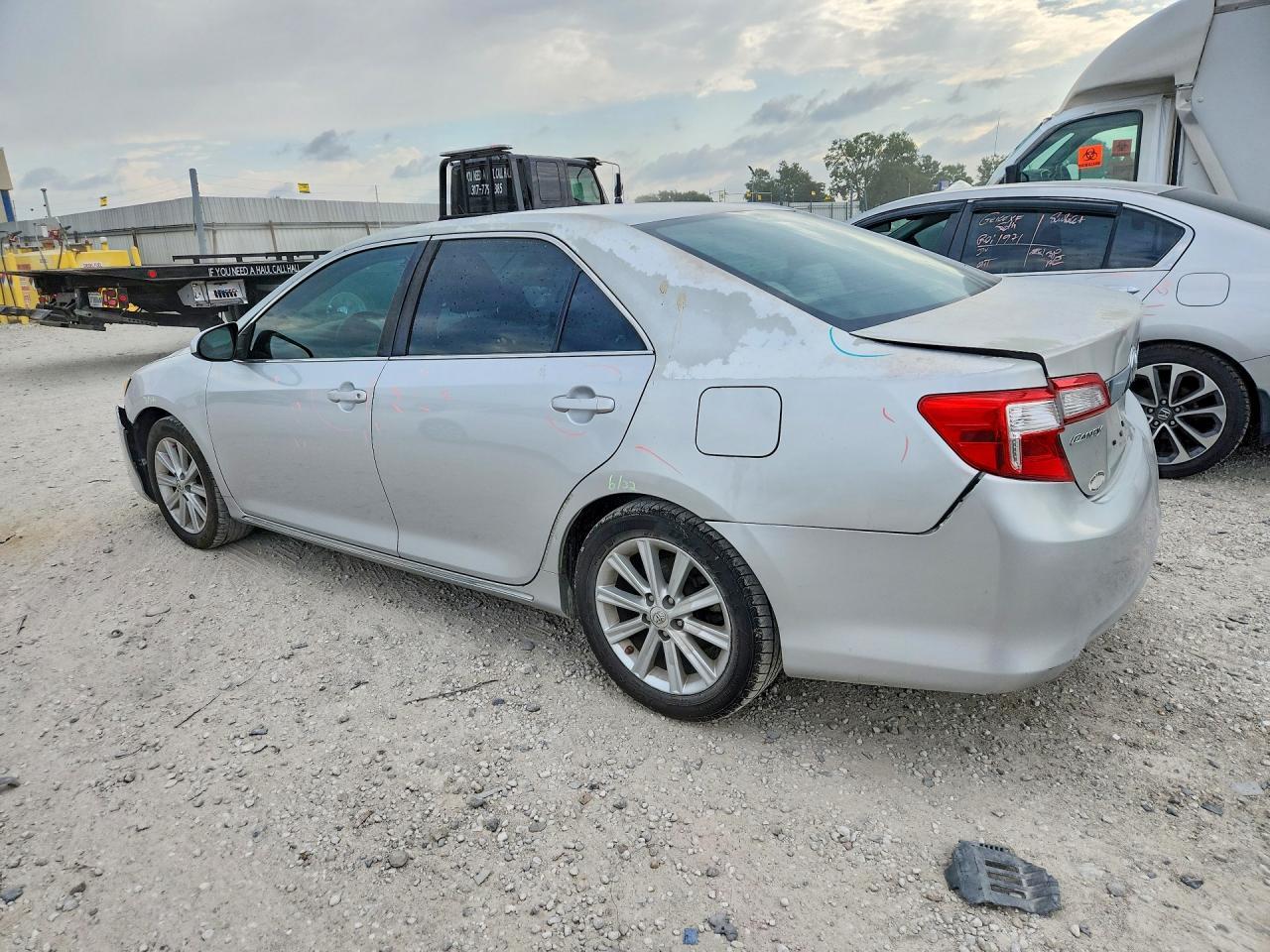 2012 Toyota Camry Xle - Image 2