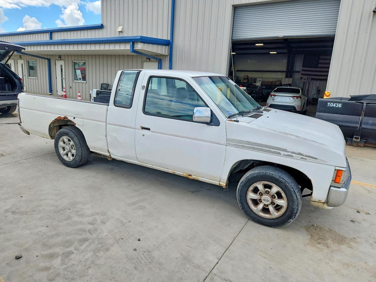 1996 Nissan Truck Xe - Фото 4