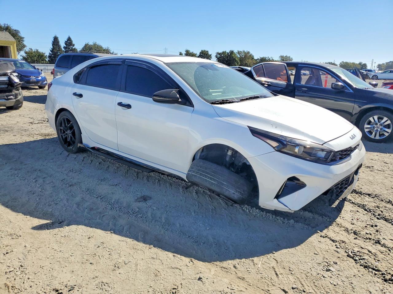 2024 Kia Forte Gt Line - Image 4