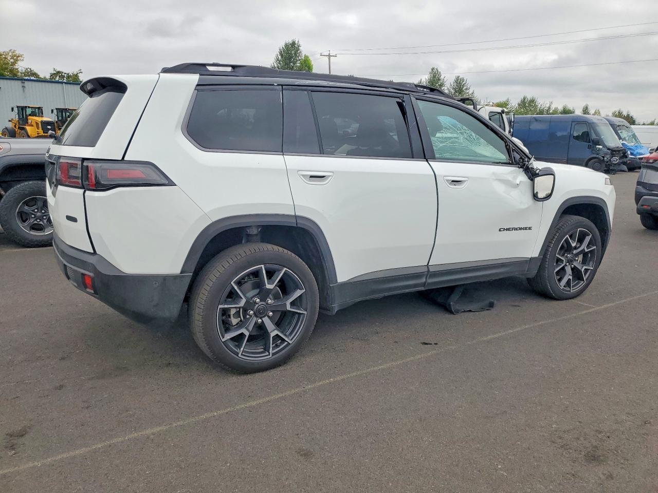2026 Jeep Cherokee Overland - Image 3