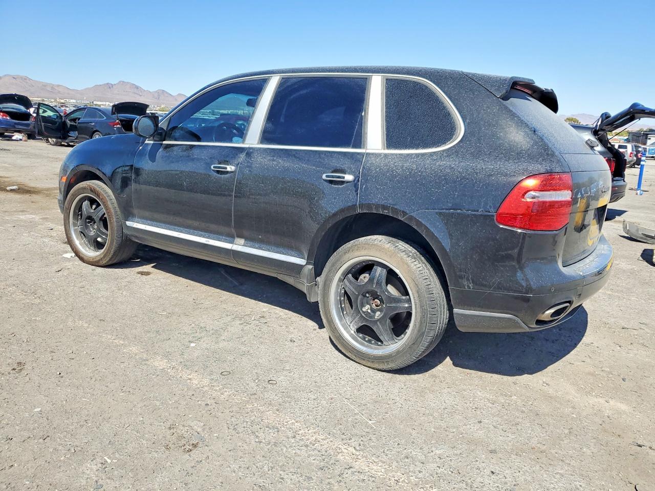2010 Porsche Cayenne - Image 2