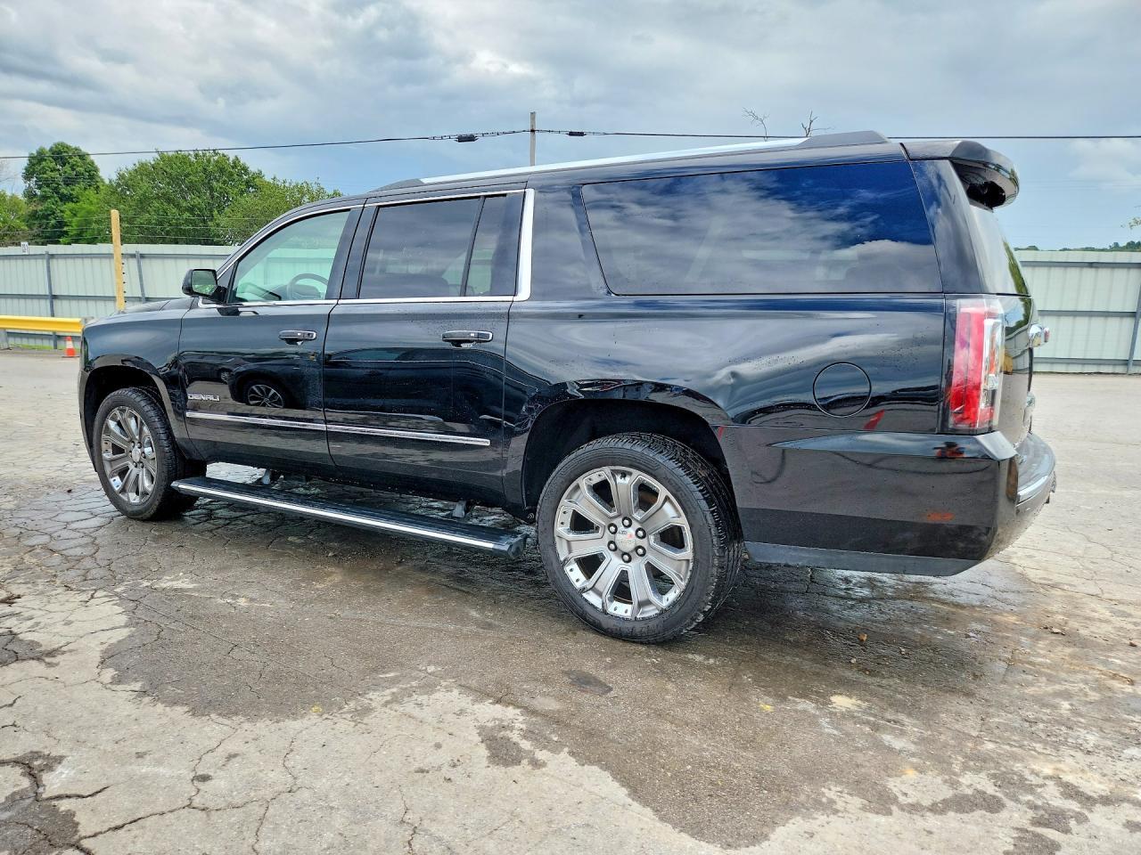 2016 GMC Yukon Xl Denali - Фото 2