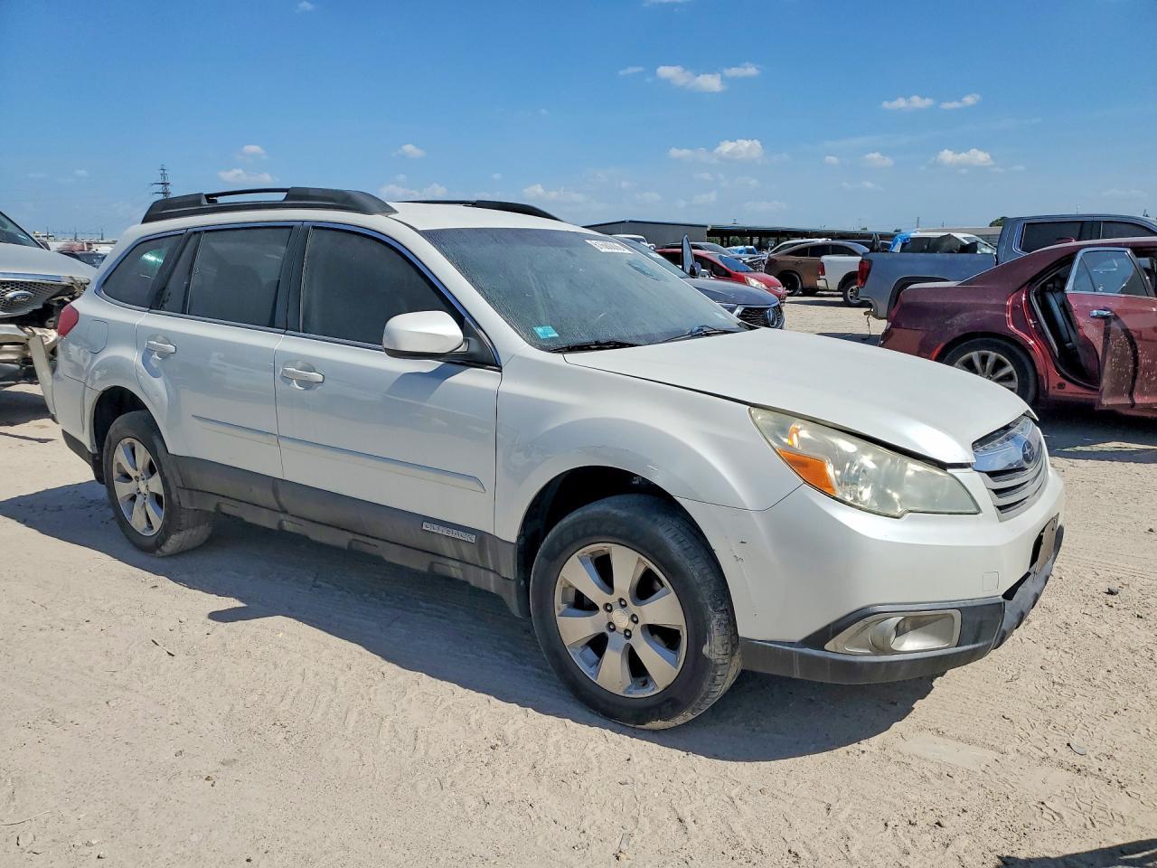 2012 Subaru Outback 2.5I - Image 4