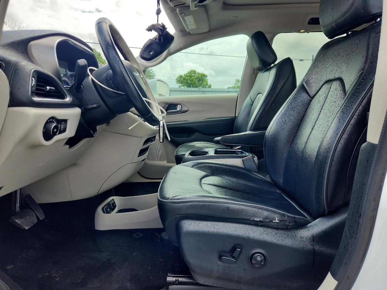 2018 Chrysler Pacifica Limited - Image 7