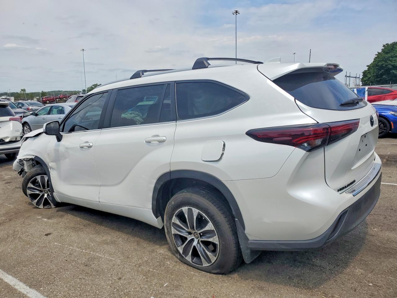 2024 Toyota Highlander Xle - Фото 2