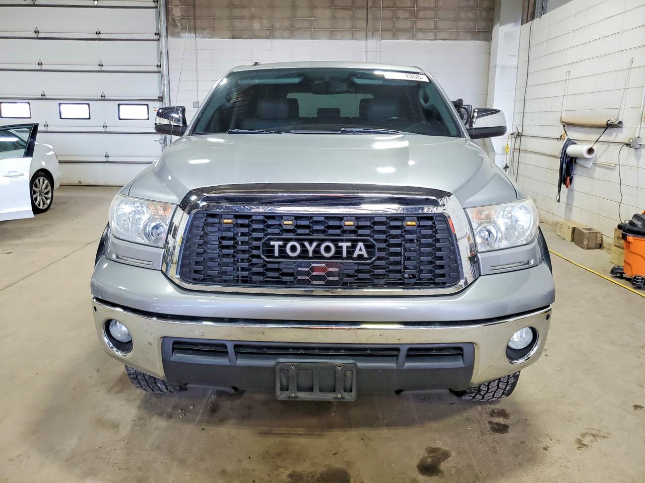 2011 Toyota Tundra Crewmax Limited - Image 5