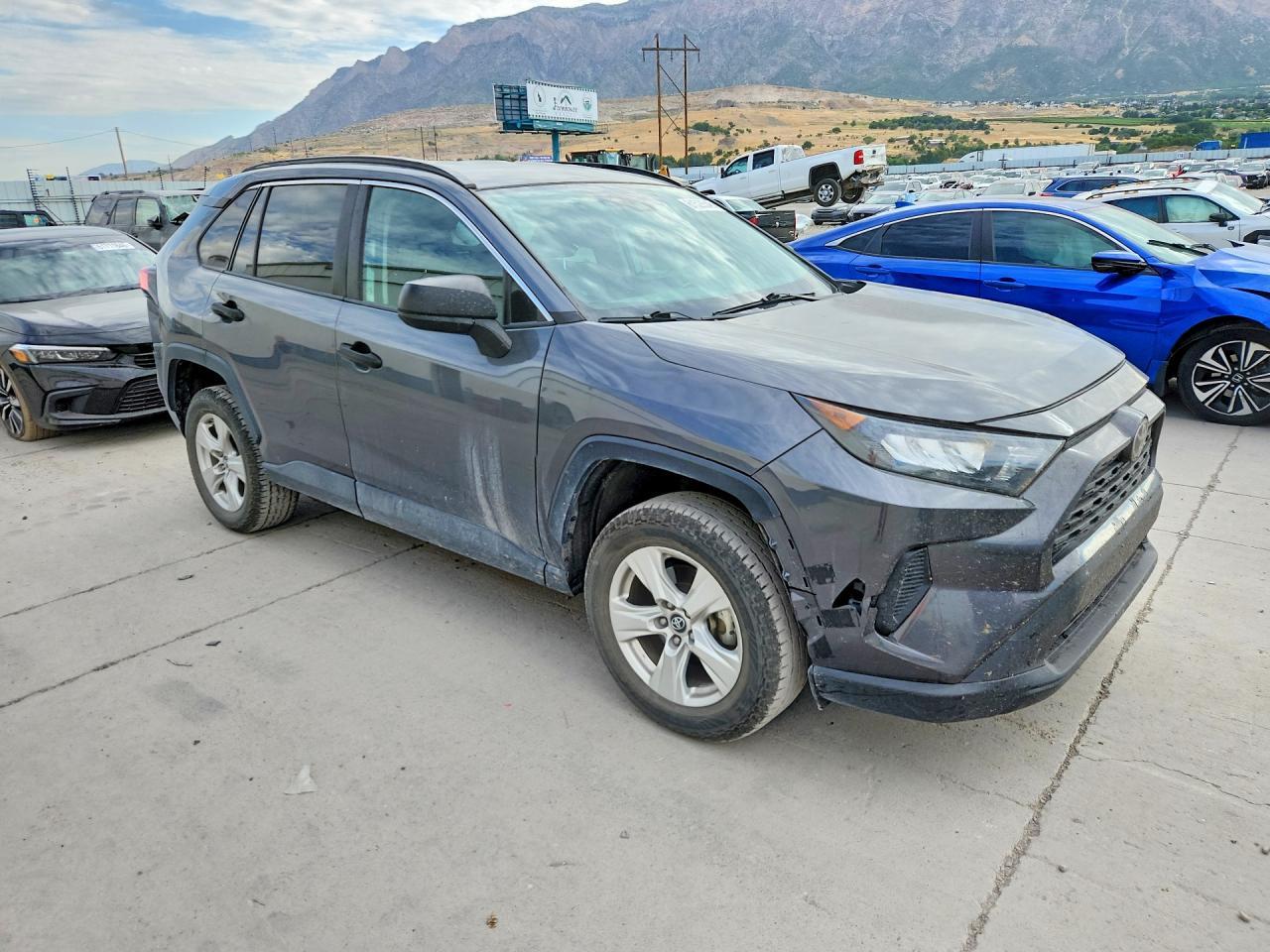 2020 Toyota Rav4 Le - Image 4