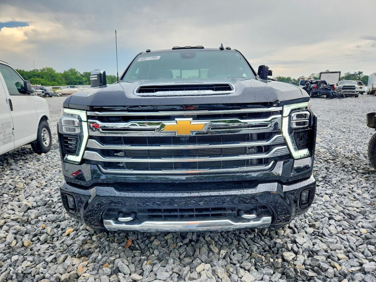 2026 Chevrolet Silverado K3500 High Country - Image 5