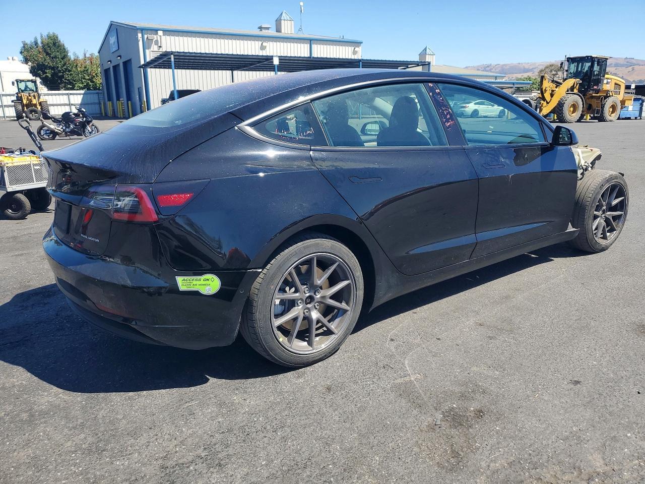 2022 Tesla Model 3 - Image 3