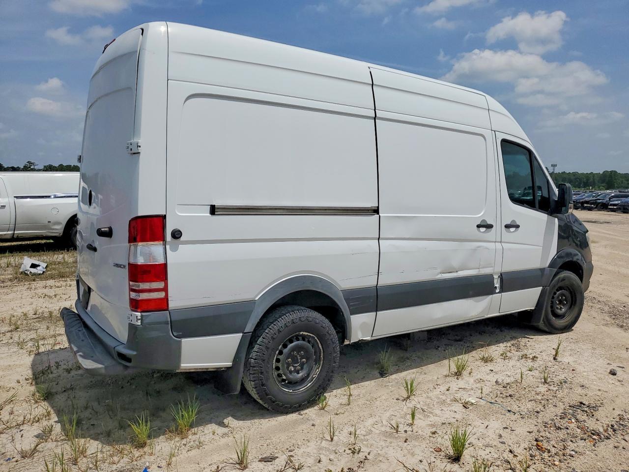 2018 Mercedes-Benz Sprinter 2500 - Фото 3