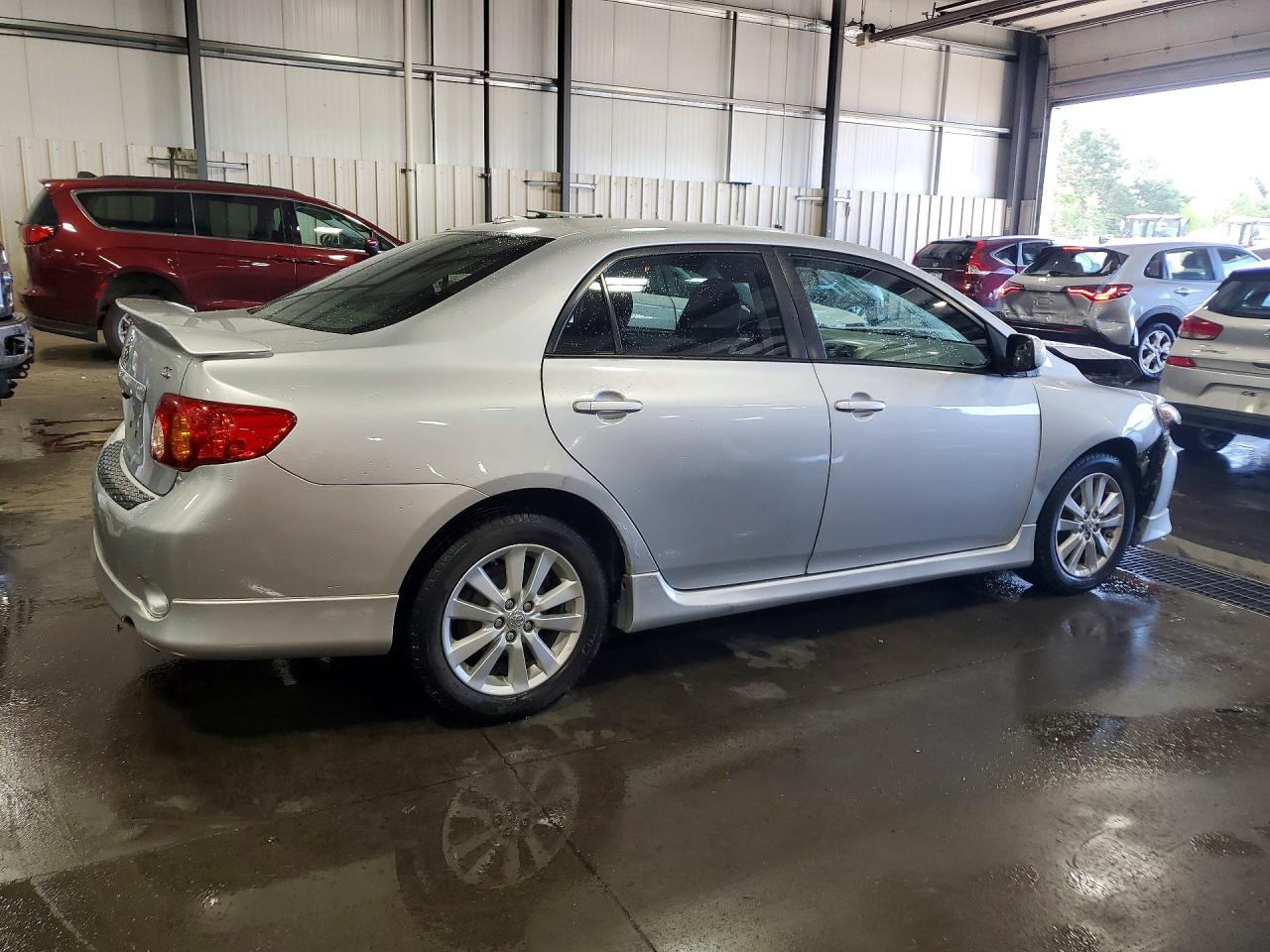 2010 Toyota Corolla S - Фото 3