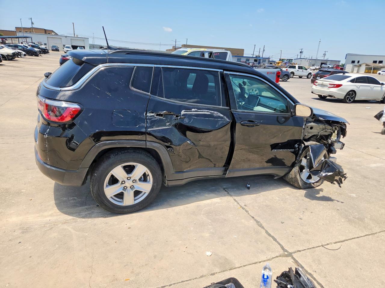2022 Jeep Compass Latitude - Image 3