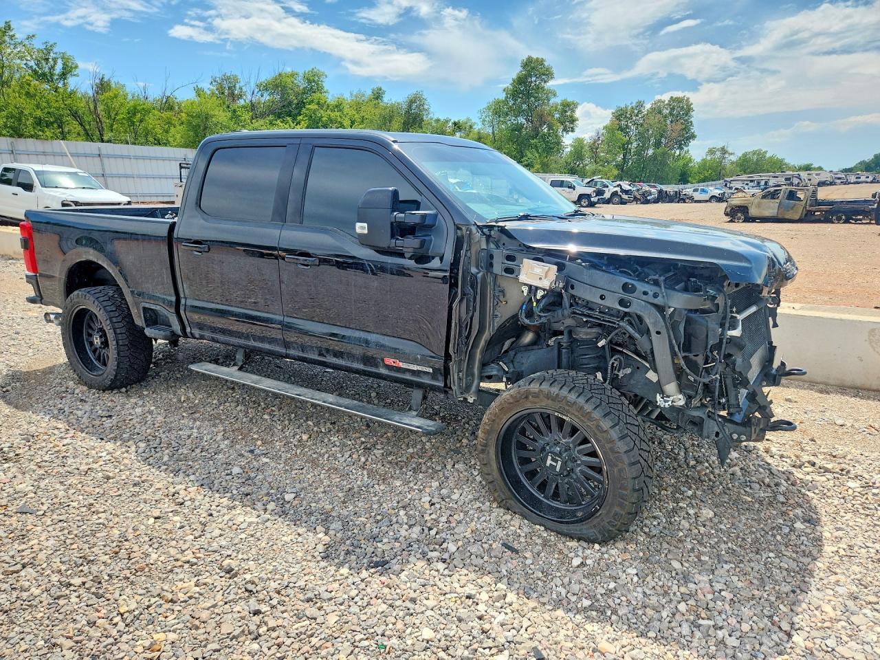 2025 Ford F250 Super Duty - Image 4