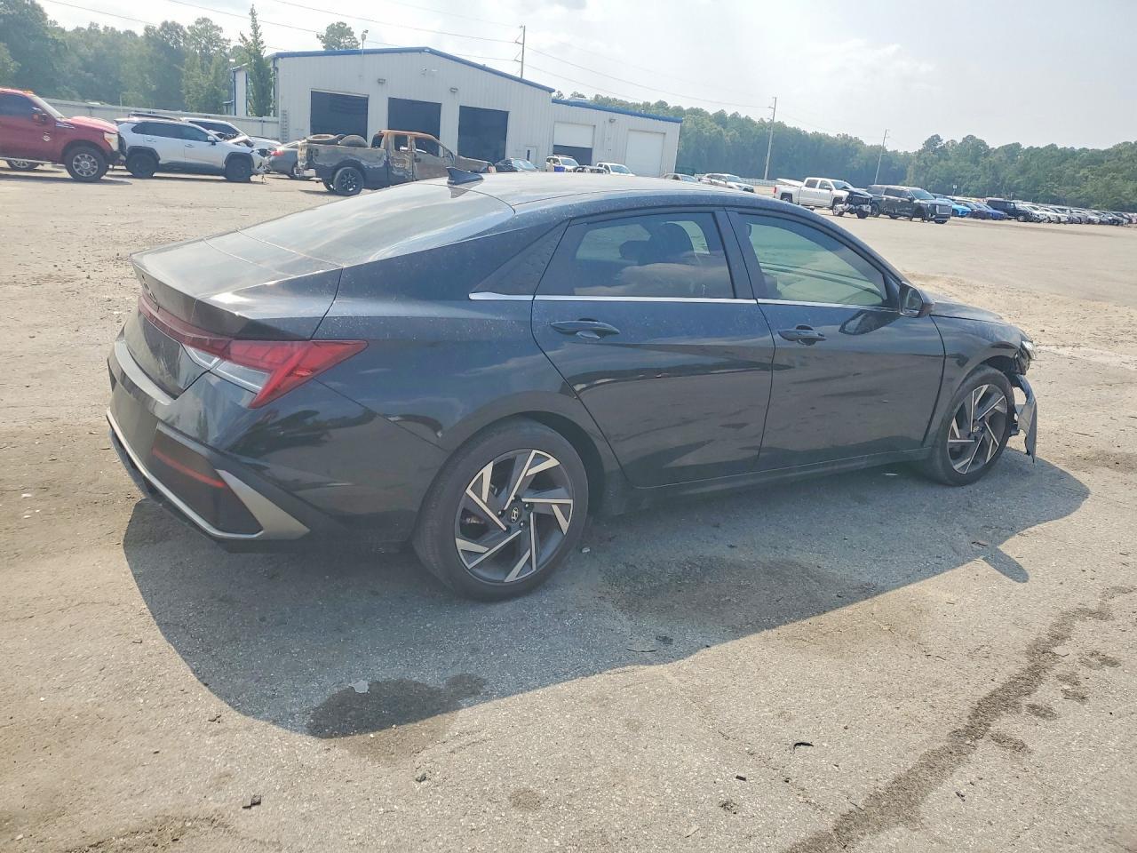 2025 Hyundai Elantra Sel - Фото 3