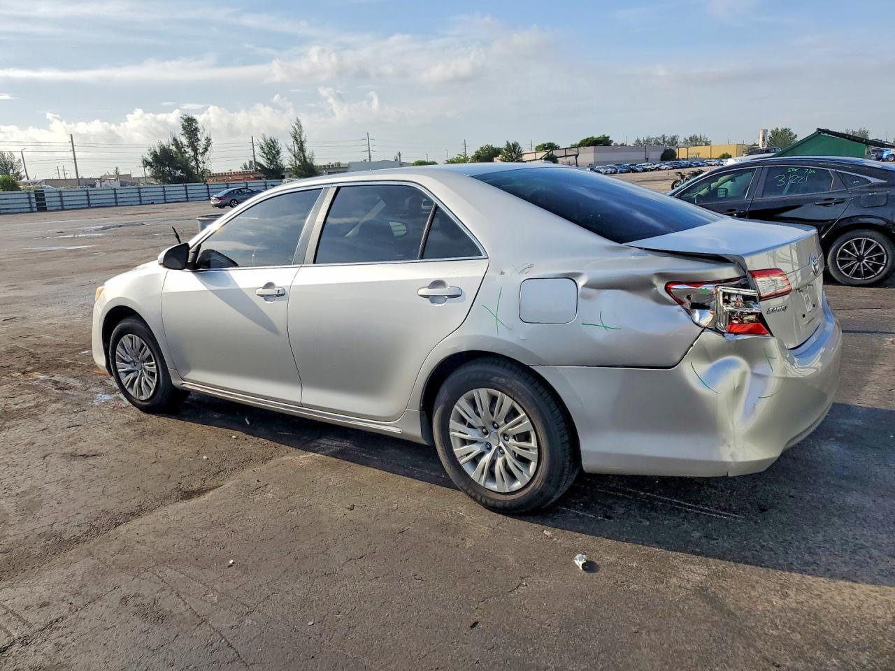 2014 Toyota Camry Le - Image 2