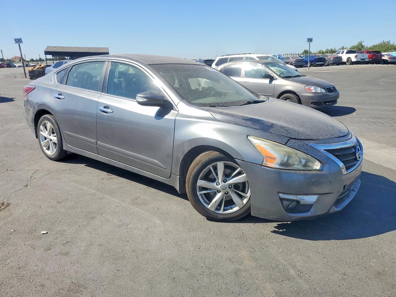 2015 Nissan Altima - Image 4