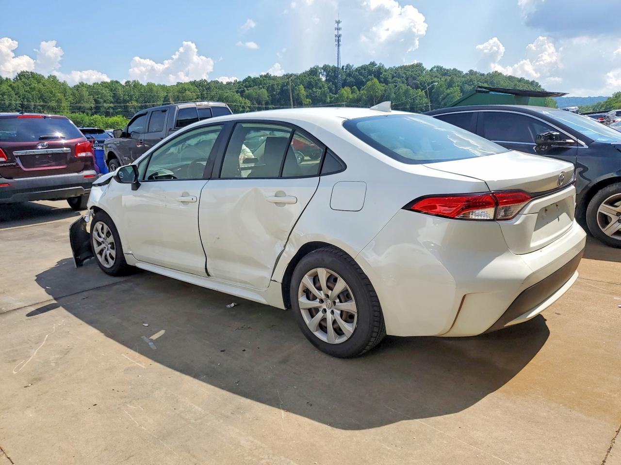2021 Toyota Corolla Le - Image 2